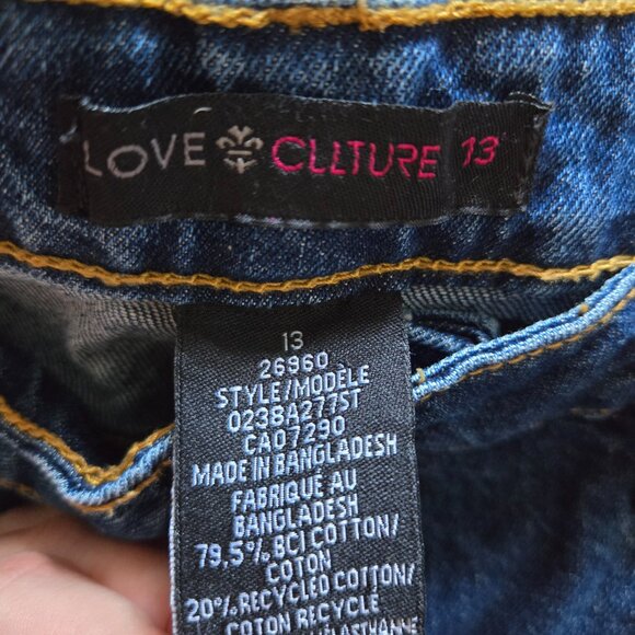 Love Culture Denim Shorts Size 13 - Picture 3 of 3